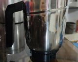 A picture of step 2 of Banana Nutella Milkshake.
