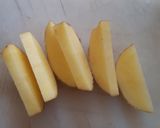 Foto langkah ke 1 dari resep Potato Wedges.