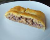 Foto del passaggio 6 della ricetta Strudel salato tonno e cipolle rosse