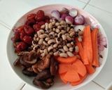 Hình bước làm 1 của món Gà Hầm Ngũ Sắc