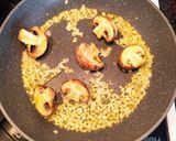 Foto del paso 5 de la receta: Nidos de calabacín, portobello y langostinos