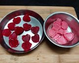 A picture of step 7 of Valentines gift cake.