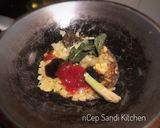 Foto langkah ke 2 dari resep Kepiting Saus Singapore(Chilli Crab).
