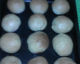 Foto langkah ke 7 dari resep Roti manis tang zhou isi selai stroberi.