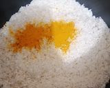 Gambar langkah 2 resipi Nasi Kuning.