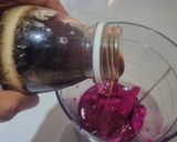 Foto langkah ke 2 dari resep 305. Es Buah Naga Susu Pink.