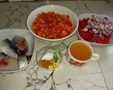 A picture of step 1 of Tomatoes sauce.