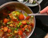 A picture of step 10 of Chicken, chilli, tomato and mozzarella warm salad!.