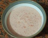 Foto langkah ke 2 dari resep Strawberry Smoothie with Chia seed.