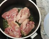 A picture of step 1 of Pollo alla cacciatora.