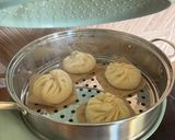 Une image de l'étape 8 de Banh bao porc, champignons et oeufs.