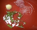 Foto langkah ke 2 dari resep Omelet Mie Simpel.