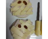 Foto del paso 4 de la receta: Momias de queso y escobas de chocolate