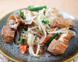 Foto langkah ke 7 dari resep Tumis tauge dan tahu pong pedas.