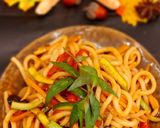 Hình bước làm 3 của món Mì udon trộn sốt teriyaki và rau củ xào
