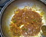 A picture of step 4 of Anda curry.