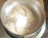 A picture of step 2 of Makhana ladoo.