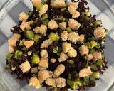 Foto del passaggio 4 della ricetta Riso venere freddo con zucchine e salmone 🍛