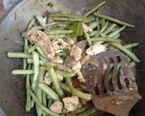 Foto langkah ke 4 dari resep Ayam Buncis bumbu Kare.