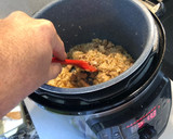 Foto del paso 3 de la receta: Económico y rápido arroz de atún y mejillones en lata con Olla GM H