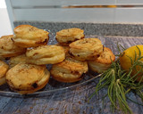 Foto del paso 3 de la receta: Mini tartaletas marineras 🥟🍤