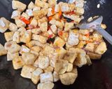 Foto langkah ke 3 dari resep Oseng Tempe Gembus Kulit Melinjo (pedas manis).
