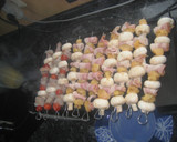 Foto del paso 3 de la receta: Brochetas de pollo champis y bacon