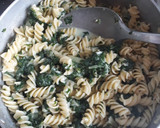 Foto del paso 6 de la receta: Fideos con acelga con salsa blanca