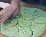 Foto langkah ke 6 dari resep Donat Kentang 5 Menit: EMPUK DAN ANTI KEMPES.