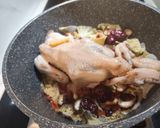 Foto langkah ke 5 dari resep Simple Chinese chicken soup without water.