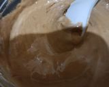 Foto langkah ke 3 dari resep Bolu susu kental manis coklat.