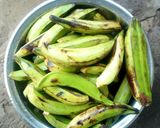 A picture of step 1 of Crunchy plantain chips.