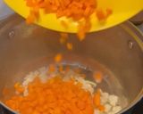 Фото кроку 1 до Вершковий суп з червоною рибою🥘.