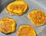 A picture of step 5 of Pumpkin Pancakes.