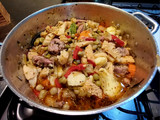 Guiso de mondongo y chorizos 🥩 🌿🥣🥕🫛