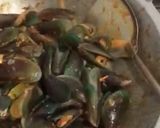 Foto langkah ke 4 dari resep Kerang Saos Padang.