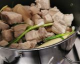 รูปขั้นตอนการทำที่ 1 ของ หมูสามชั้นตุ๋น (หมูตงพัว)