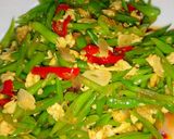 Foto langkah ke 5 dari resep Tumis buncis telur saus tiram.