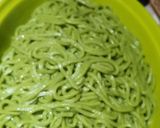 Foto del paso 5 de la receta: Tallarines verdes con salsa de salchichas