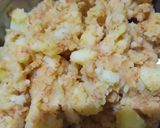 A picture of step 3 of Pani Puri.