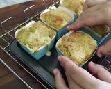Foto langkah ke 7 dari resep Muffin Sosis Keju.