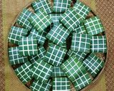 A picture of step 4 of Five-Color Bánh Chưng (Kim, Mộc, Thủy, Hỏa, Thổ).