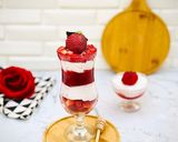 A picture of step 3 of Strawberry dessert.
