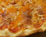 Foto del paso 4 de la receta: Pizza de Salmón ahumado con Perlas de Bogavante