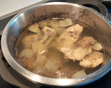 Foto del paso 1 de la receta: Guiso de muslo de pollo deshuesado express