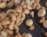 Gambar langkah 3 resipi Kekacang Madu.