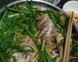 Hình bước làm 3 của món Ca Sửu Hấp Hành Gừng