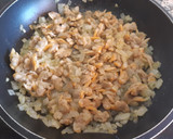 Foto del paso 3 de la receta: Tallarines al pesto con berberechos