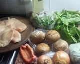 Foto del paso 1 de la receta: Pechugas de pollo rellenas de hongos y espinacas