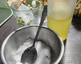 Foto langkah ke 1 dari resep Es Jeruk Songkit Kelapa Muda.